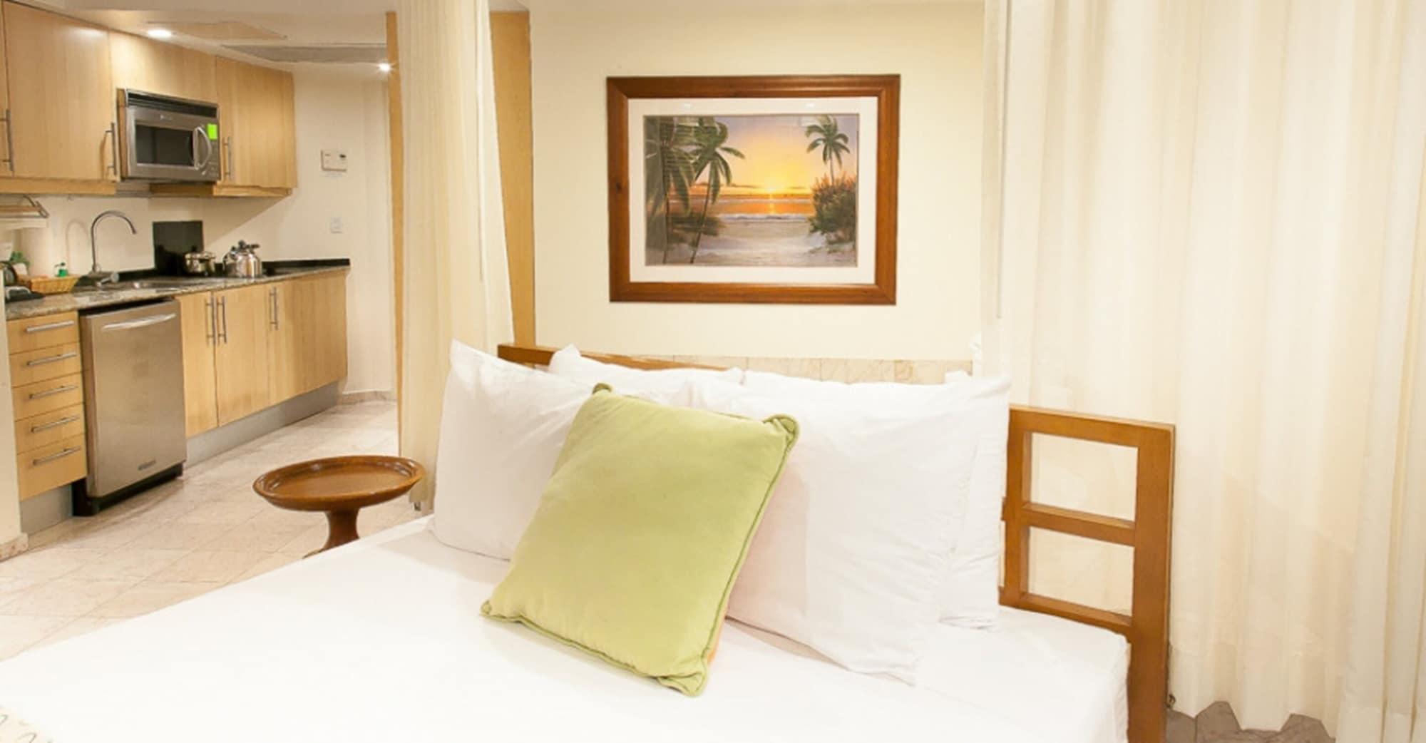 The Marlin At Taino Beach Resort Freeport Exterior photo